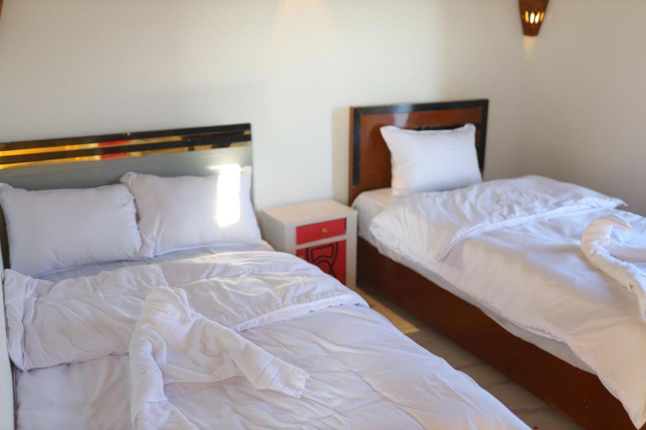 Quiet Gate Guest House Al Aqalitah Exterior photo